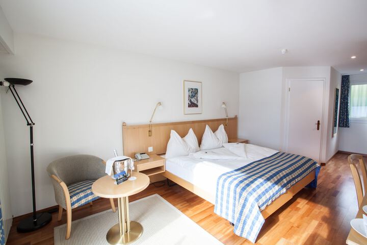 Room 4 of 43