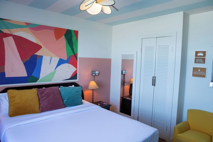 Room 16 of 52