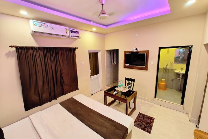 Room 2 of 7