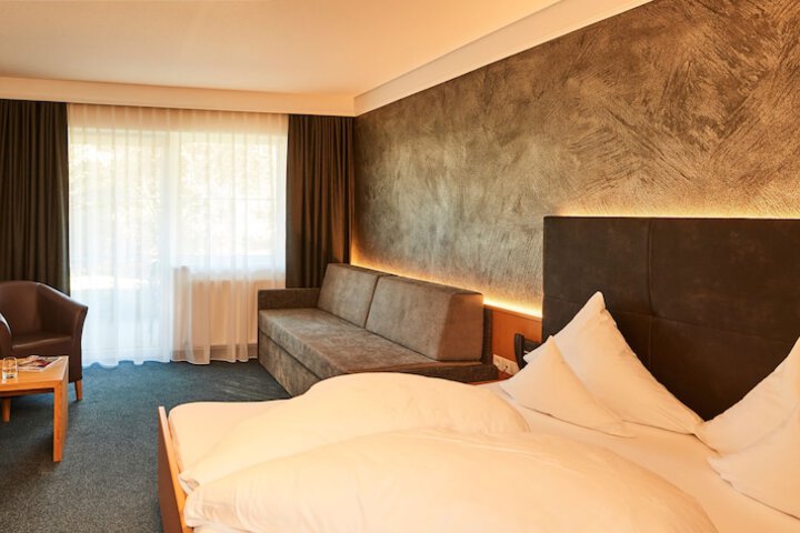 Room 9 of 63