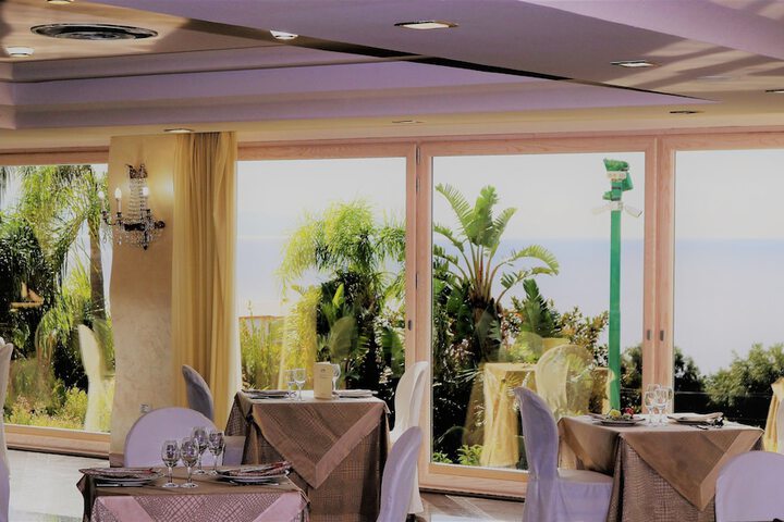 Dining Photos