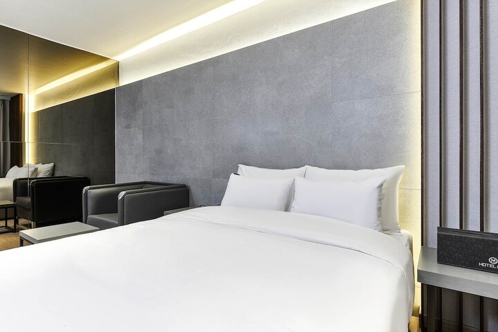 Room 3 of 29