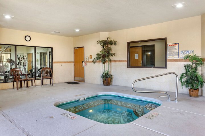 Pool 32 of 47