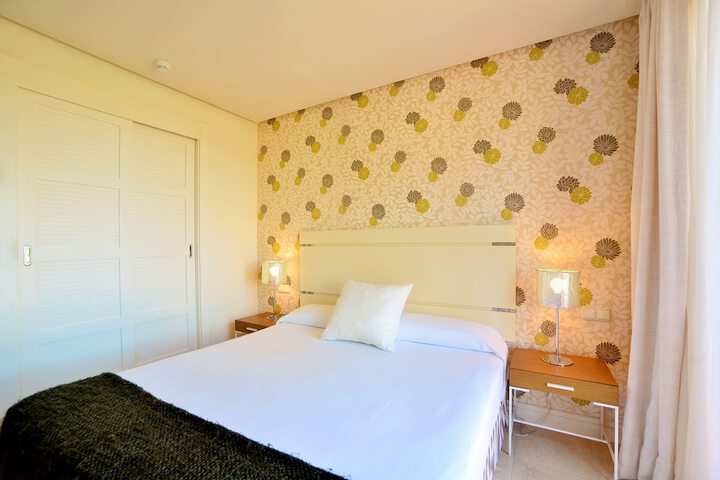 Room 4 of 192