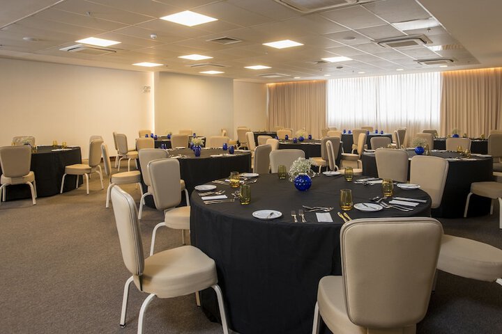 Ballroom/Hall 60 of 72