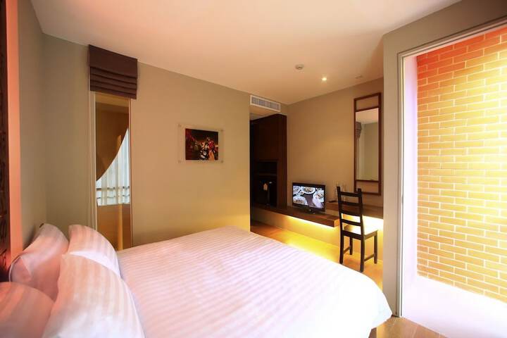 Room 16 of 34