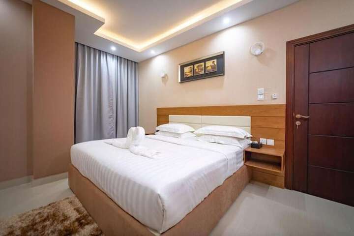 Room 26 of 40