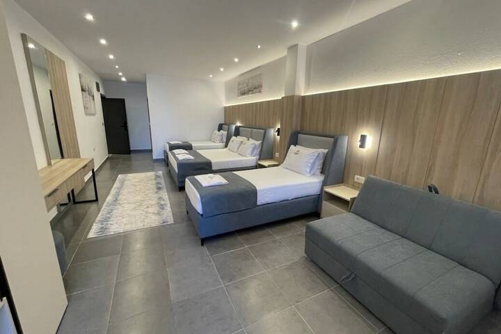 Room 4 of 38
