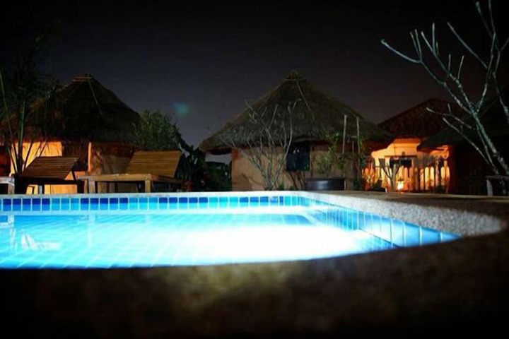 Pool 21 of 40