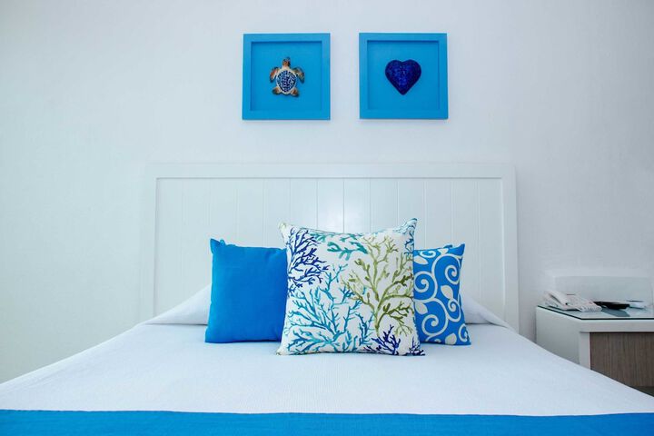 Room 3 of 53