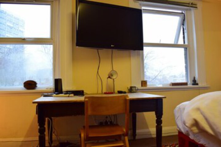 Room 9 of 10
