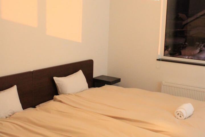 Room 2 of 45