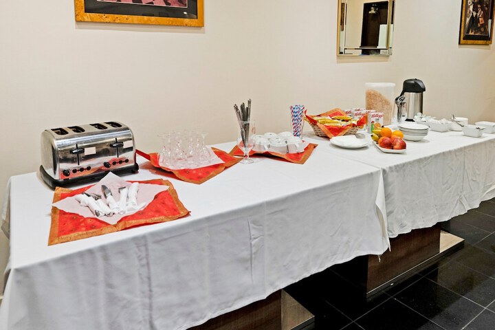 Breakfast/Coffee Service 73 of 83