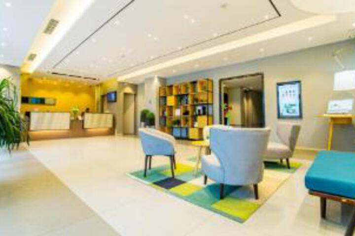 HanTing Hotel (Xingyi Jushan Square)