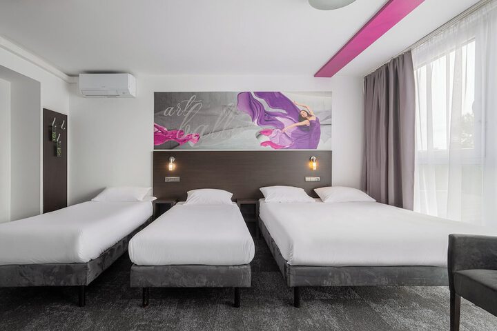 Room 45 of 139