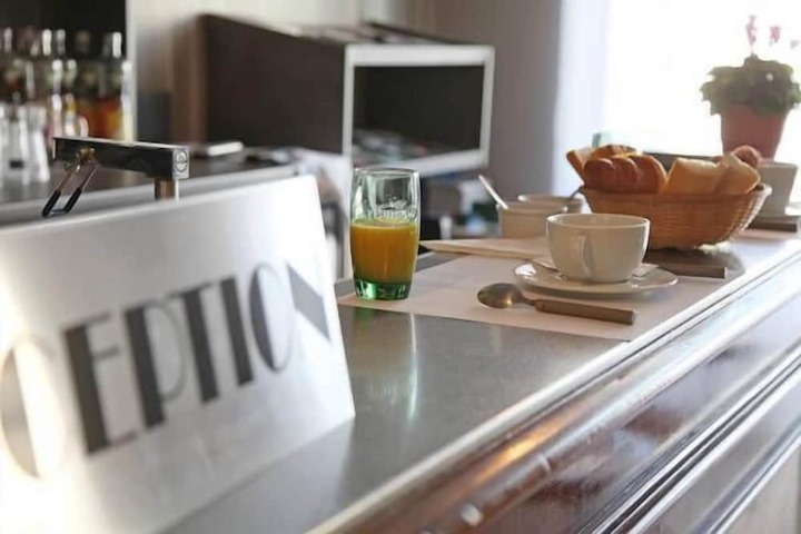Breakfast/Coffee Service 35 of 44