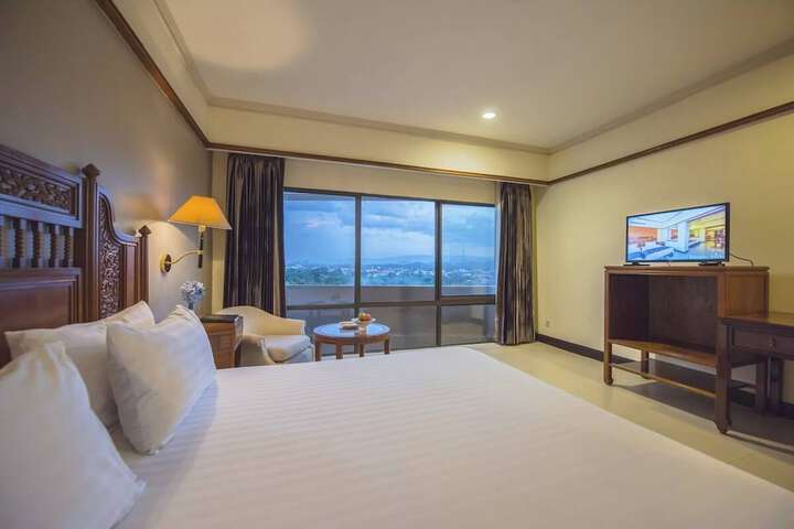 Room 3 of 42