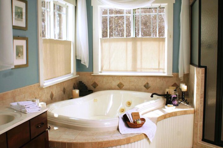 Hot Tub 20 of 39