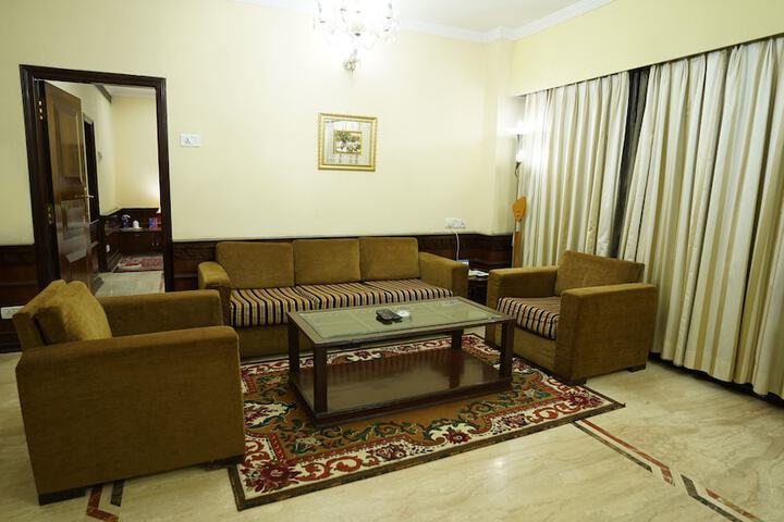 Room 6 of 36