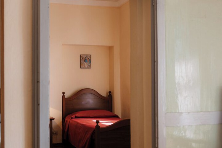 Room 17 of 44