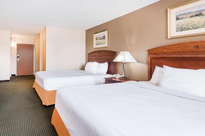 1 King Bed (3 of 29)