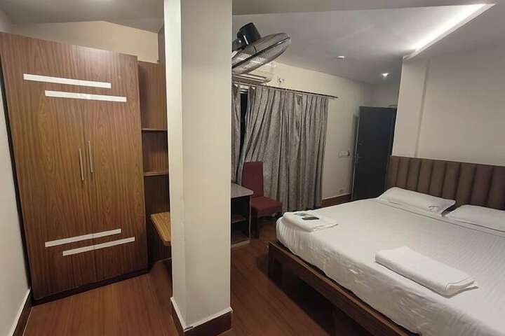 Room 95 of 169