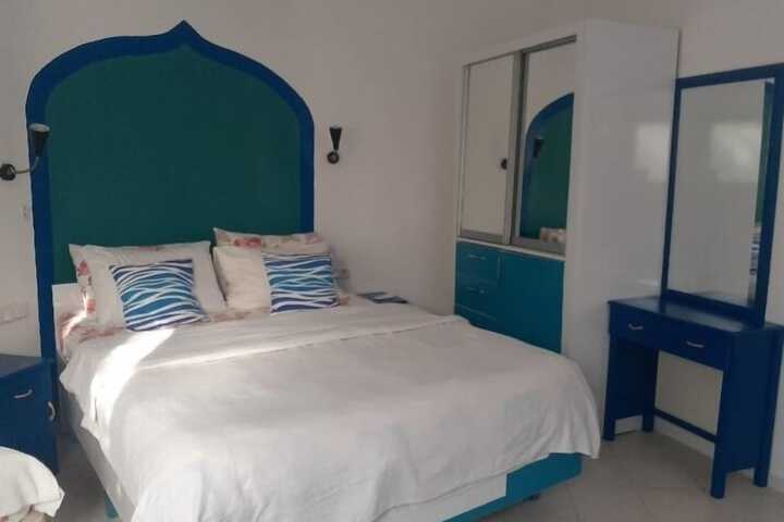 Room 25 of 144