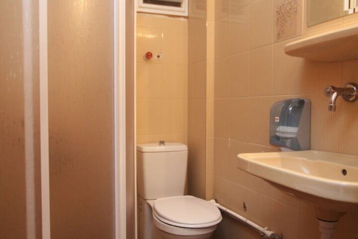 Room 18 of 34