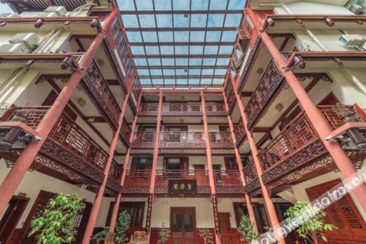 Ji Xian Cun Hotel