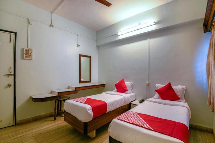 OYO 15199 Hotel Shree Maya