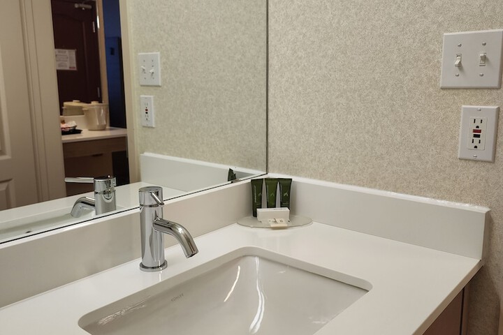 Room 26 of 35