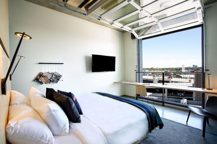 Room 55 of 136