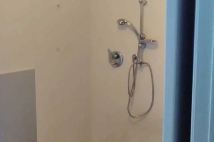 Room 9 of 9