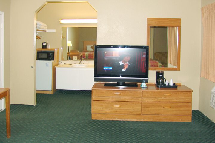 Room 16 of 40