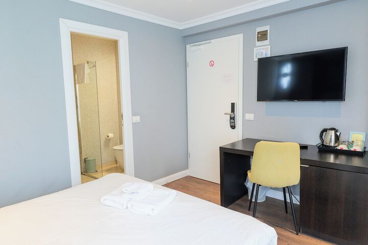 Room 5 of 25