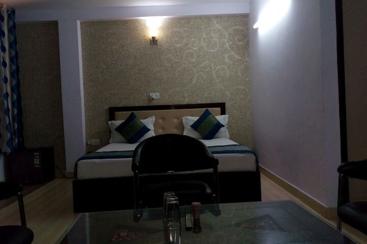 Room 9 of 44