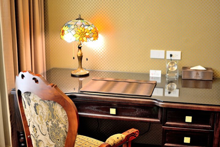 In-room business center