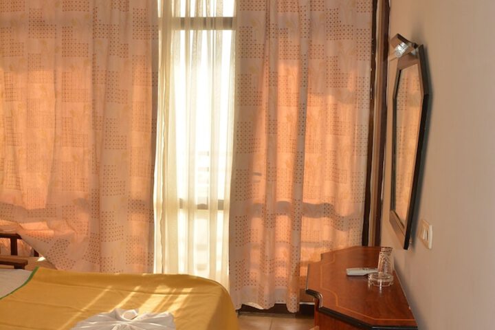Room 15 of 51