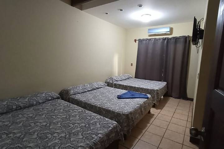 Room 4 of 7