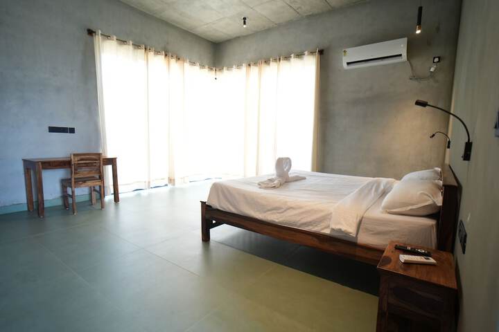 Room 2 of 7