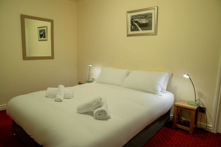 Room 5 of 73