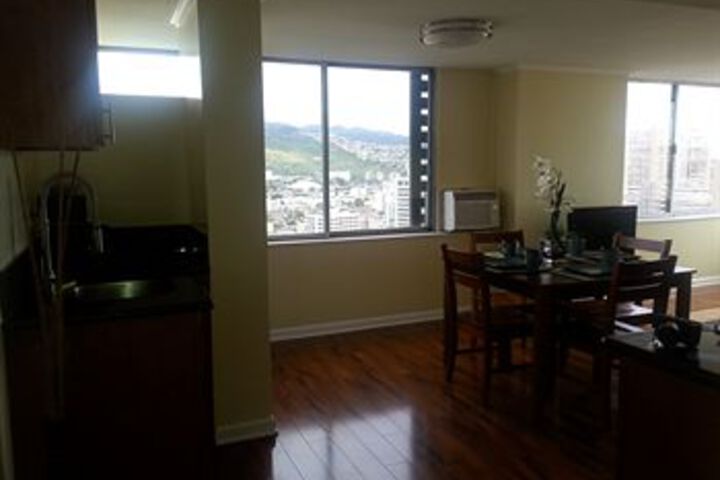 Room 10 of 21