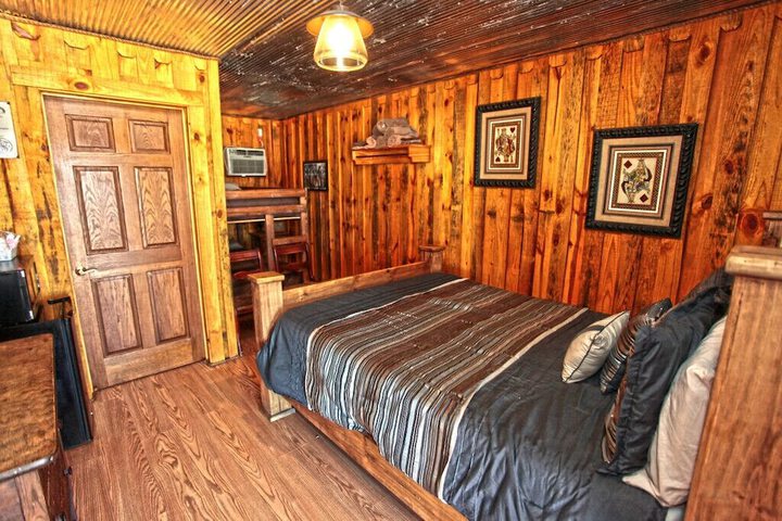 Classic Double or Twin Room (2 of 3)
