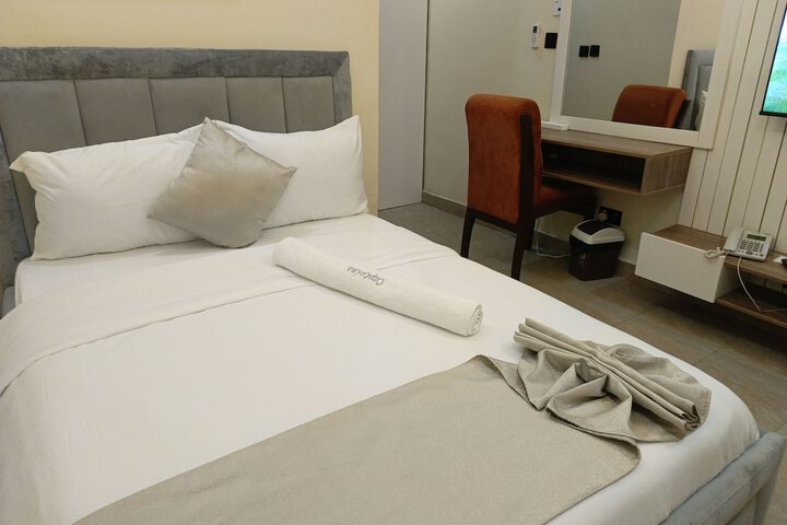 Room 40 of 77