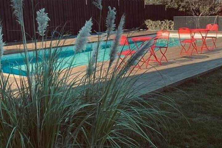 Pool 17 of 21