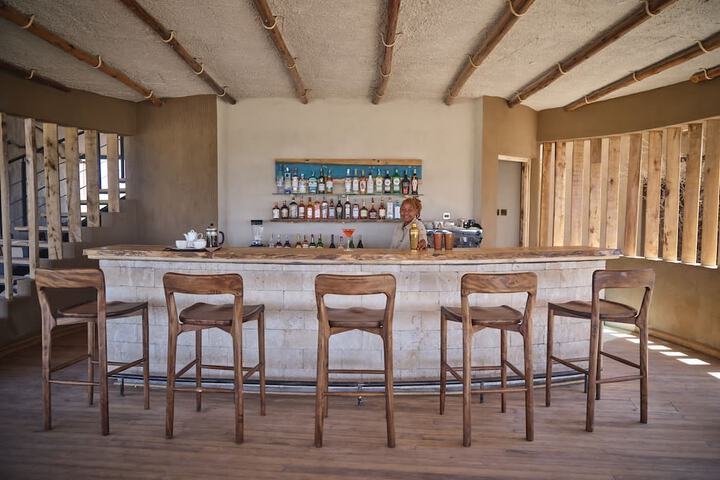 Lounge 40 of 54