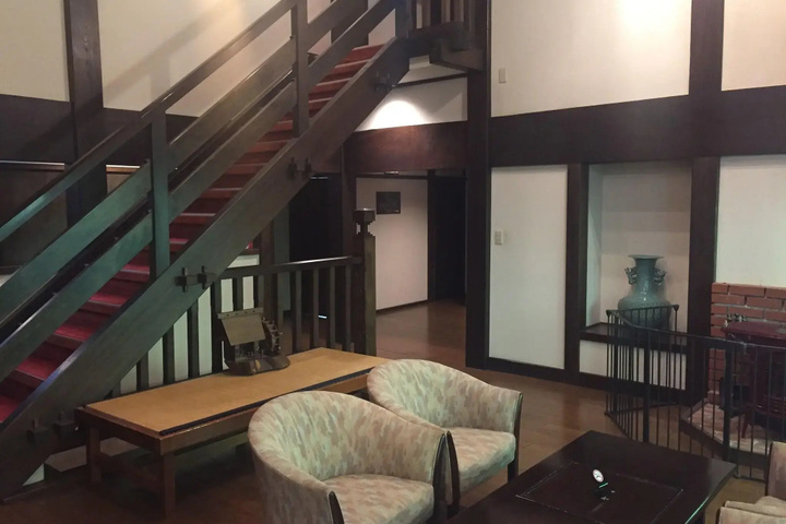 hotel_rooms