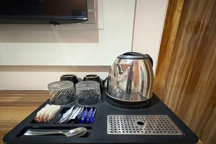 Breakfast/Coffee Service 25 of 48
