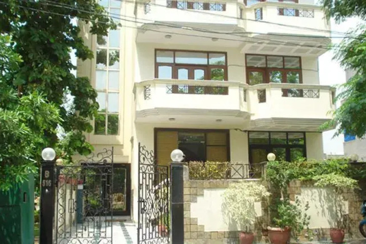 AFFORDABLE HOME STAYS
