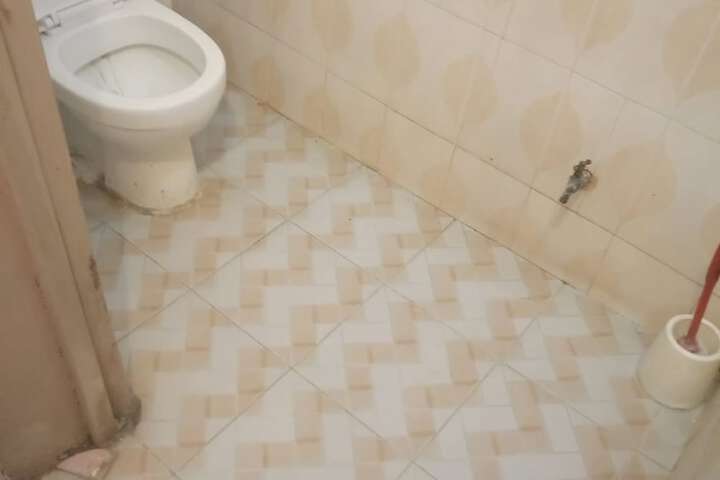 Room 6 of 13